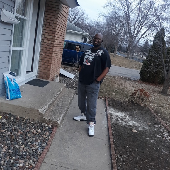 Meet your Posher, Adam - Picture 3 of 4